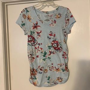 A. glow v-neck maternity shirt, size Mediumz light blue with flowers